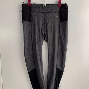 Athletic Cropped Leggings